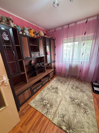 Apartament cu 3 camere de vanzare în Cugir - 2