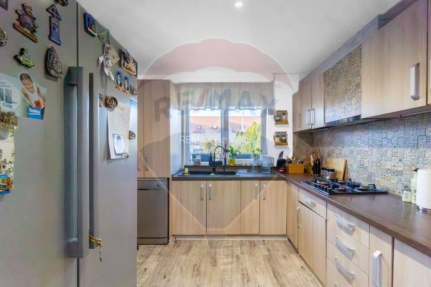 Casă / Vilă cu 4 camere de vânzare în zona Central - 17