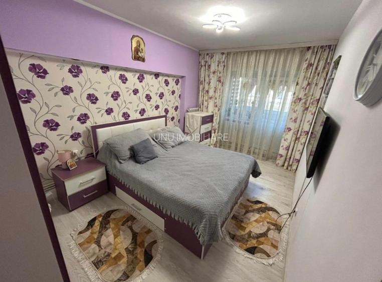 3 camere- Pacurari Alphabank - 65 mp- etaj 6- 155000 euro - 2