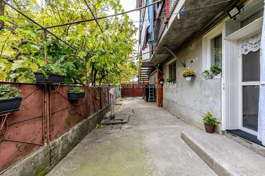 Șansă pentru familie mare apartament la casă, cu teren, Bujac. - 9