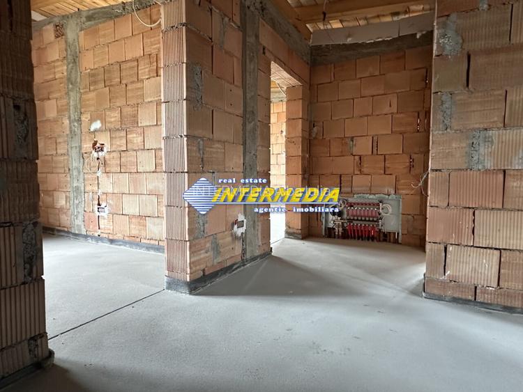 CASA NOUA I DE VANZARE I 120 MP I CETATE I SEMIFINISATA I 4 CAMERE I - 11