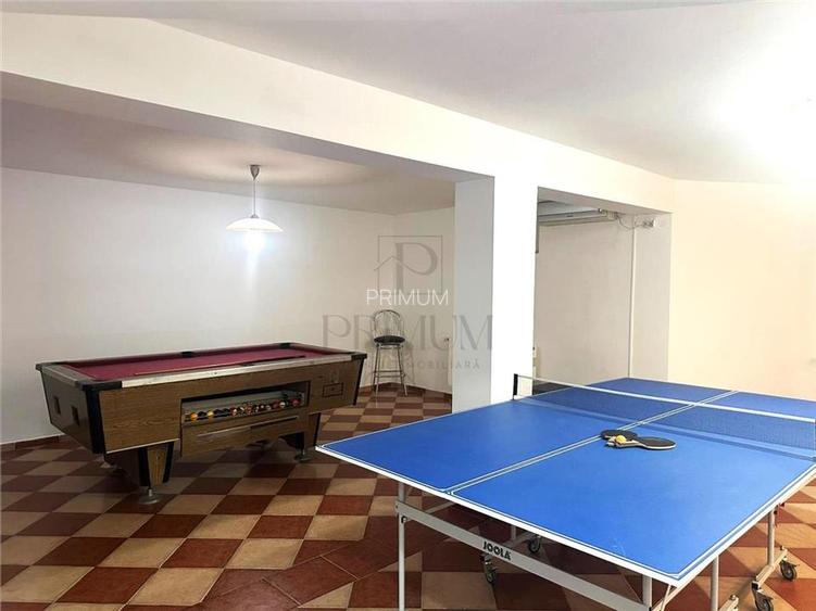 BLASCOVICI - CASA INDIVIDUALA - 6 camere - 3 bai - demisol - GARAJ - 6