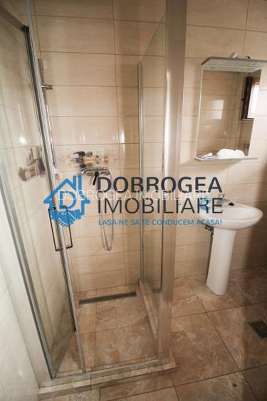 9 Mai -Camere de inchiriat pentru muncitori in vila, 9 camere, iesire la lac - 12