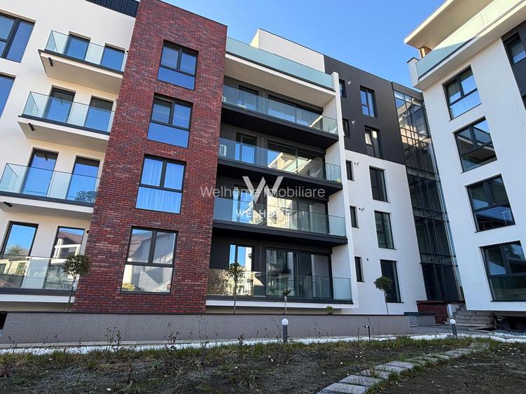 Apartament PREMIUM 3 camere cu GARAJ si boxa - zona Centrala - 25