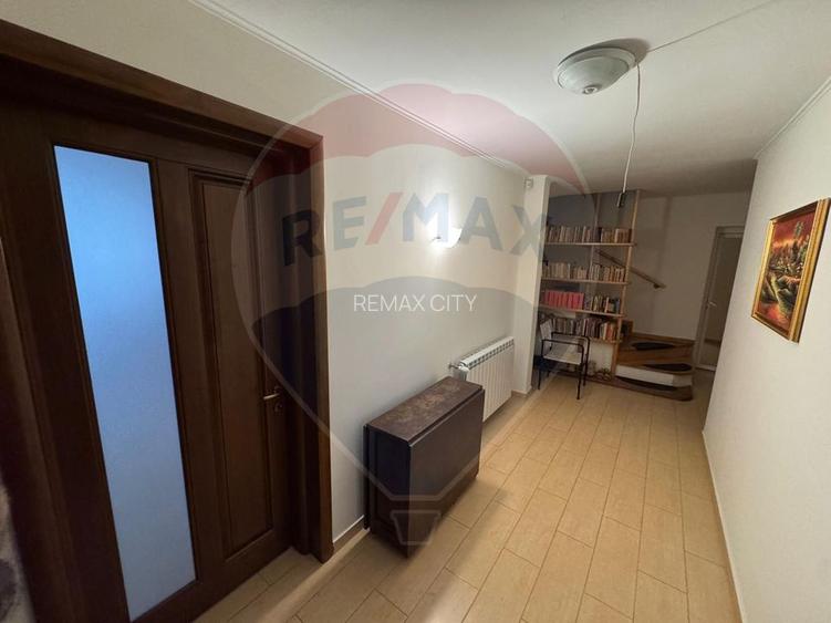 Casă / Vilă cu 6 camere de vânzare în zona Darmanesti - 7