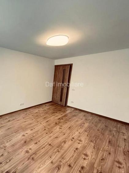59990 euro -Garsoniera Gorjului -bloc 1981- centrala proprie - 5