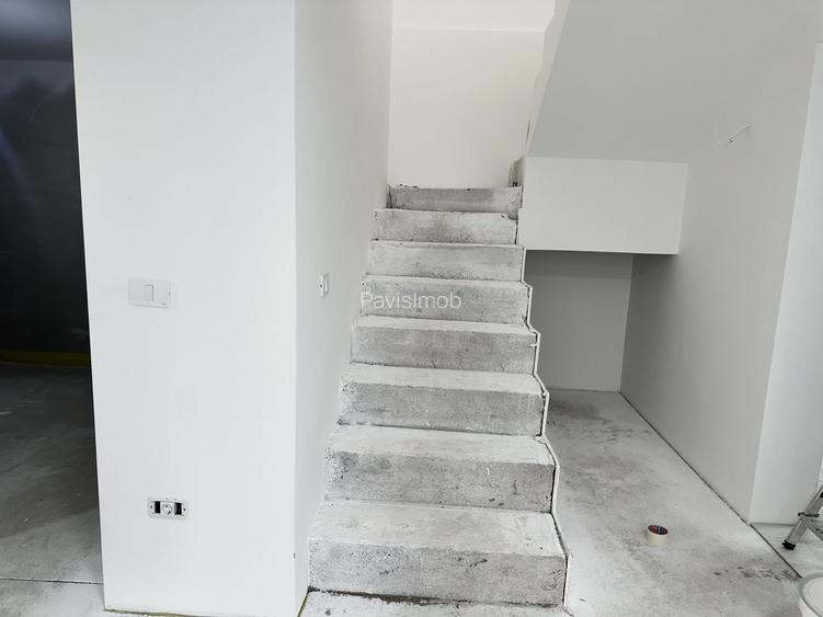 Casă individuală de vanzare  cu garaj și curte proprie – Hălchiu - 11