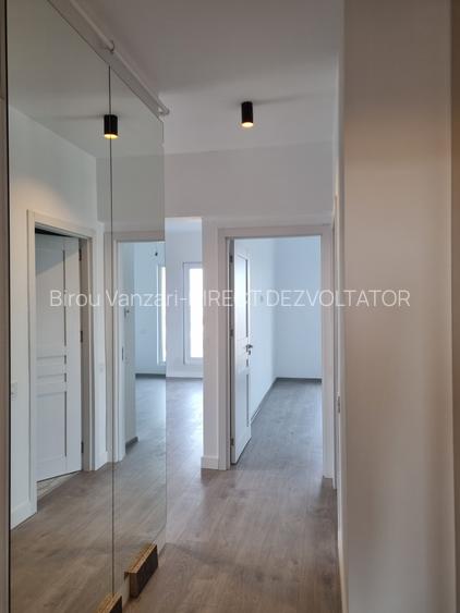 Apartament cu 3 camere,centrala proprie,mutare imediata,vedere superba catre Lac - 24