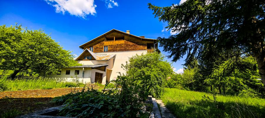 Complex imobiliar format din 2 Vile si un teren generos de 3659Mp - 15