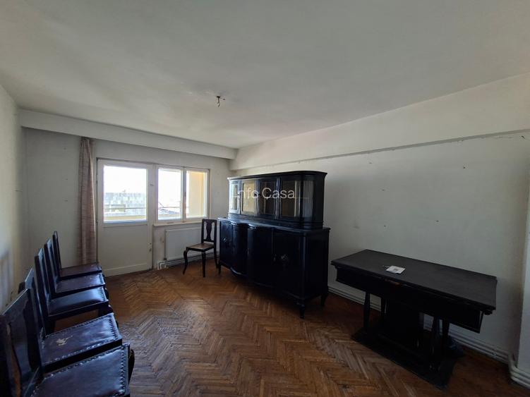 De vanzare 3 camere decomandat - 2