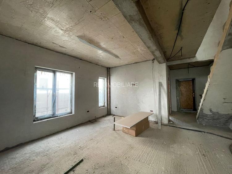 Duplex separat prin garaj si superpozitie - 2