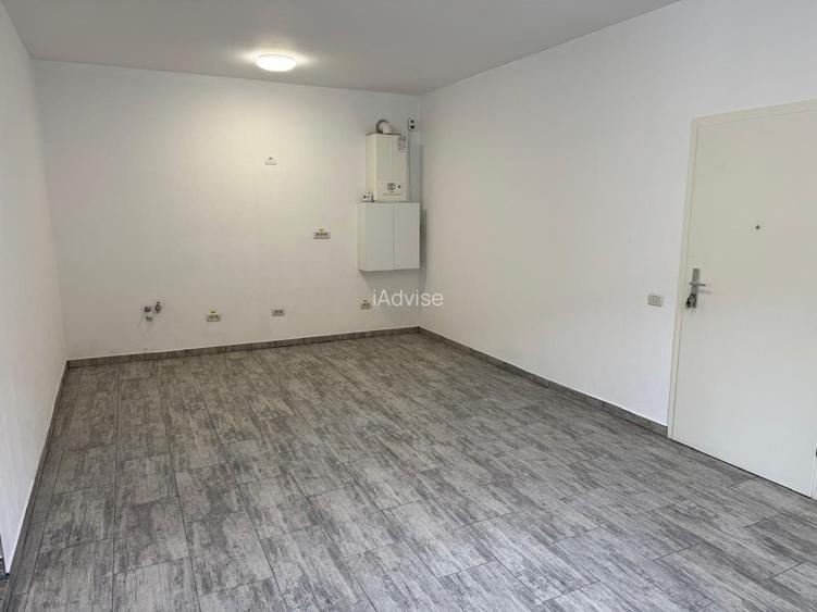 Spatiu Comercial de Inchiriat - 4