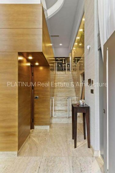 Luxury Lakeside Living: Turnkey villa with Outdoor Pool and Stunning View  - 9