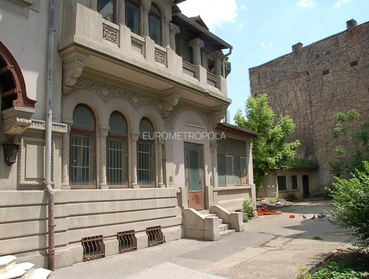 Vila cu arhitectura Rosetti - 2