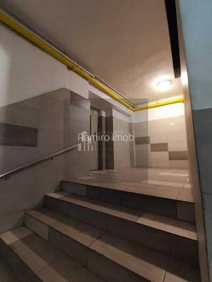 3 Camere Renovat - Metrou Aparatori la 1 Min - 2 Grupuri Sanitare - 8