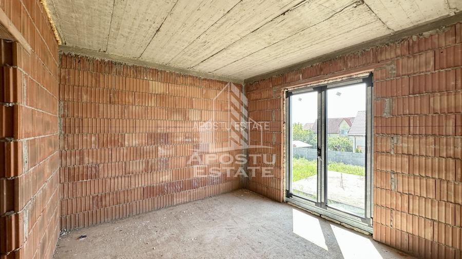 Jumatate de duplex cu 4 camere de vanzare in Giroc - 2