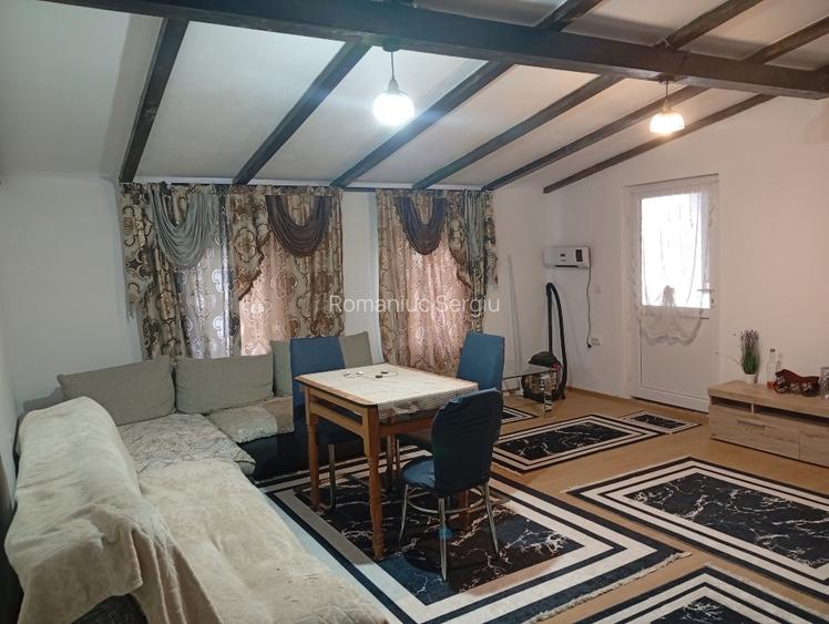 Casa cu etaj ,mansarda,anexe  - 2