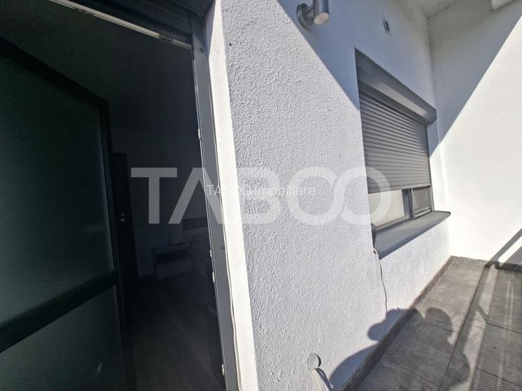 Casa de vanzare in Zavoi cu 3 camere 2 bai curte libera de 50 mp - 20