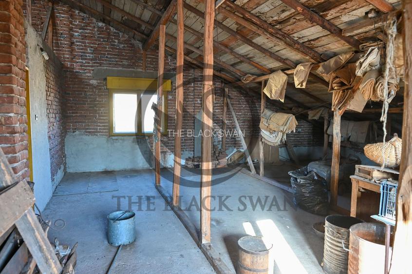 Casa cu 6 camere de vanzare | Zona Ultracentrala, Baicoi | Comision 0% - 30