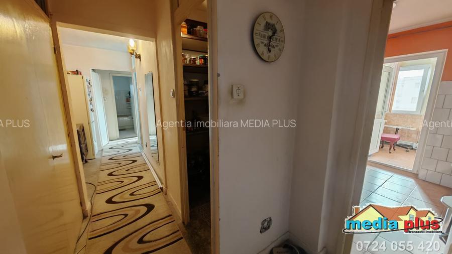 De vânzare: apartament 3 camere, 70 mp, Piața Centrală - 6