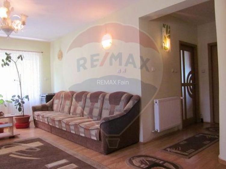 Vila cu 13 camere de vanzare - 2