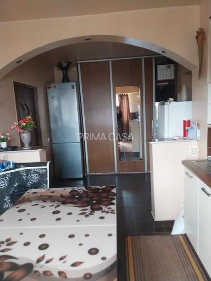 Apartament cu 2 camere zona Unirii Sud conf 1 etaj 3 din 10 mobilat Pret: 75.000 - 5