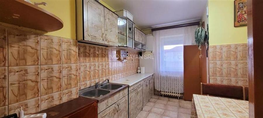 apartament 3 camere,str.Siretului,Sibiu,comision 0 - 12