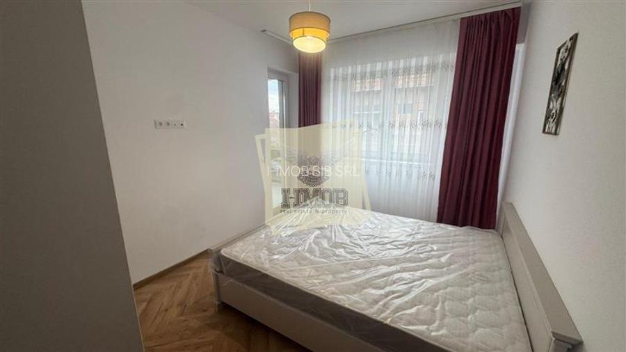 Apartament nou de lux cu 3 camere si garaj zona Centrala - 6