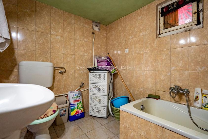 Casa de vanzare cu 2 camere si teren 1068 mp zona Renașterii - 8