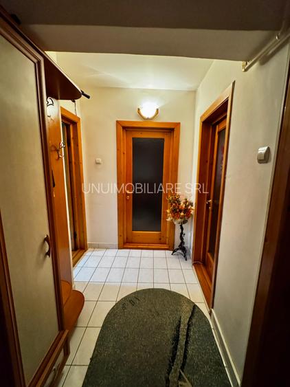 Apartament 3 camere-Zona Sud - etaj 2/4 - 47mp - 3