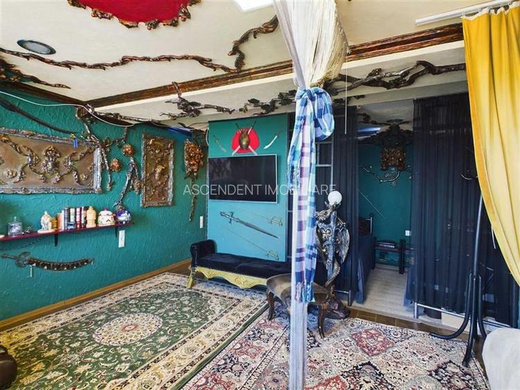 Resedinta impresionanta, vedere panoramica, Centru Istoric --  Drumul Poienii, B - 9