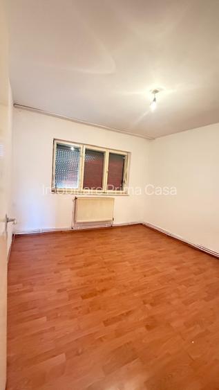 REPUBLICII zona CATEDRALEI 2camere decomandate, etaj4-acoperis! - 4