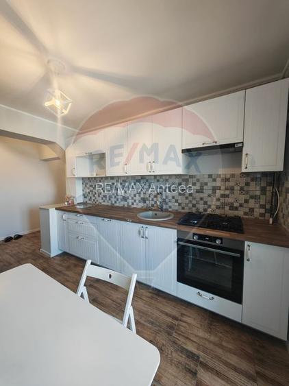 Apartament cu 4 camere - Aparatorii Patriei - Str Democratiei - 8