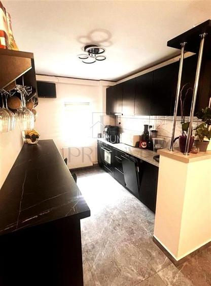 SOARELUI - ETAJ 2 - BLOC IZOLAT - 3 CAMERE - 2 BAI - CENTRALA PROPRIE - CLIMA - 4