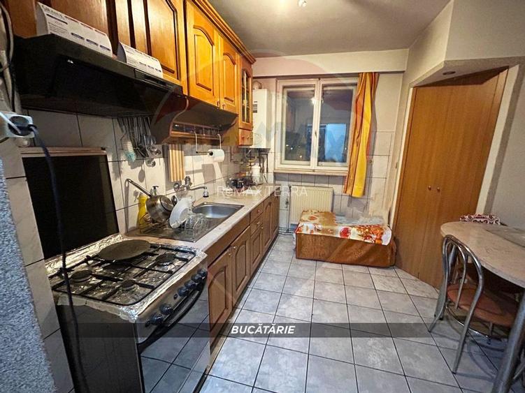 DE VANZARE: Apartament cu 2 camere în zona Independentei - 8