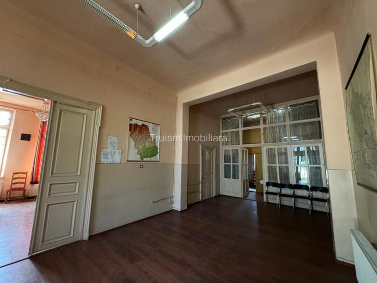 Casa boiereasca Ultracentrala, cu potential comercial deosebit! - 2