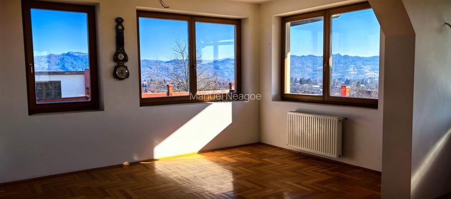 Vila/Pensiune 620mp  , teren generos 3862mp , priveliste de top , neopturata - 3