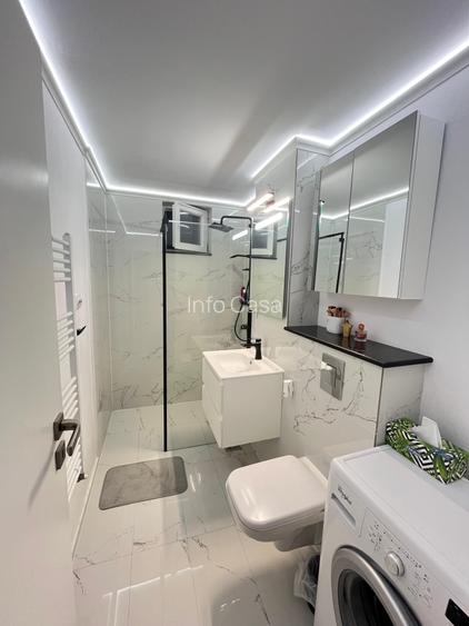 De vanzare 3 camere decomandat etaj 1 - 5