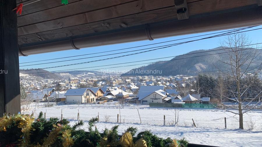 Proprietate cu 2 Vile și Vedere Panoramică – Gura Humorului (1km de Centru) - 9