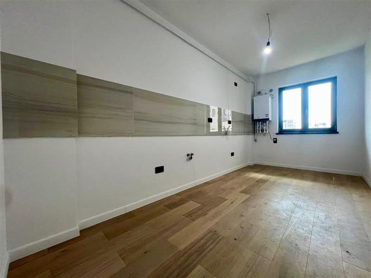 Apartament 2 camere decomandat, centru