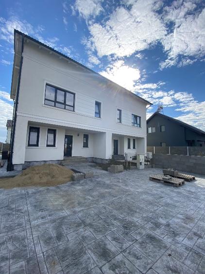 Duplex 1/2 - P+1+M, 160 mpU+terasa, 3 bai, 290 mpT - VANZATOR p. fiz, COMISION 0