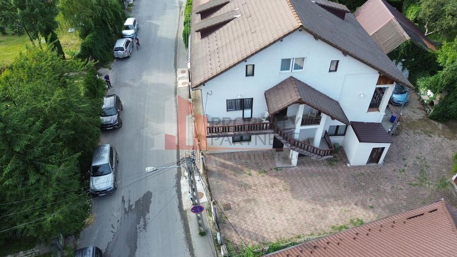 Pensiune lângă Castelul Bran | 9 camere | Pregătită pentru activitate