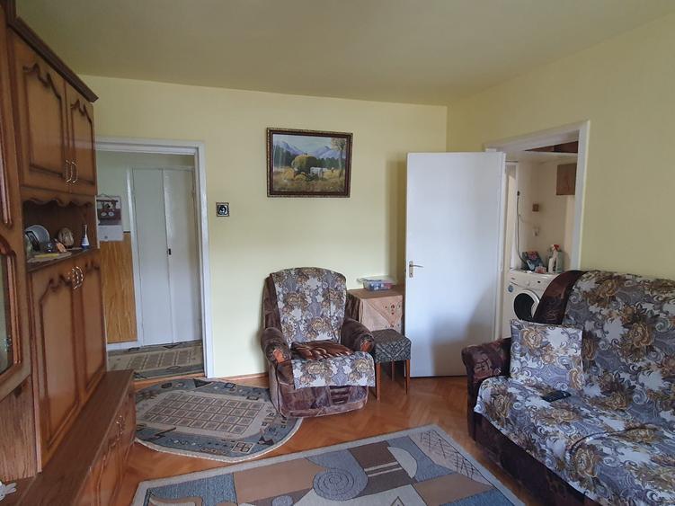 DE VANZARE AP 3 CAMERE CALEA BUCURESTI