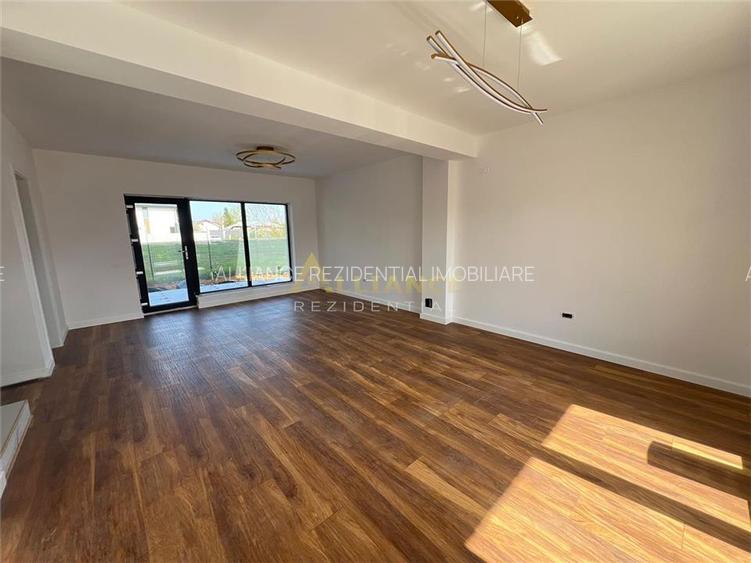 Vila Individuala  - 4 camere - 3 bai-teren -320-600 M de STV - 6