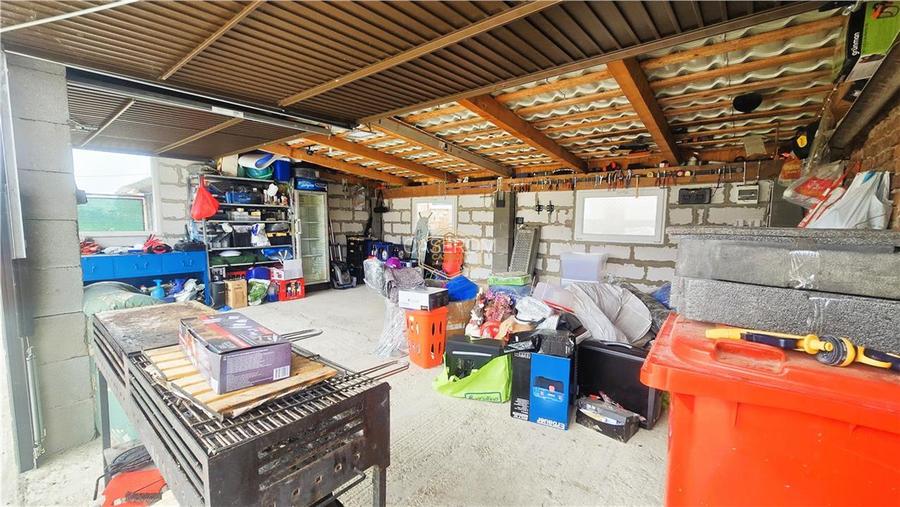 VIDEO | Casa cu teren generos si deschidere la 3 strazi | 10 minute de Satu Mare - 20