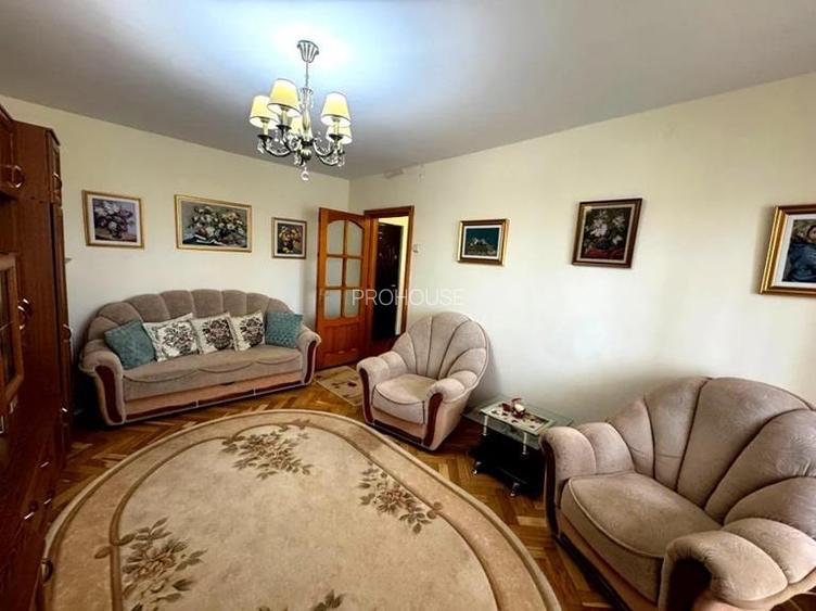 Cornisa - apartament 2 camere decomandate - bucatarie mare - hol mare patret - 3