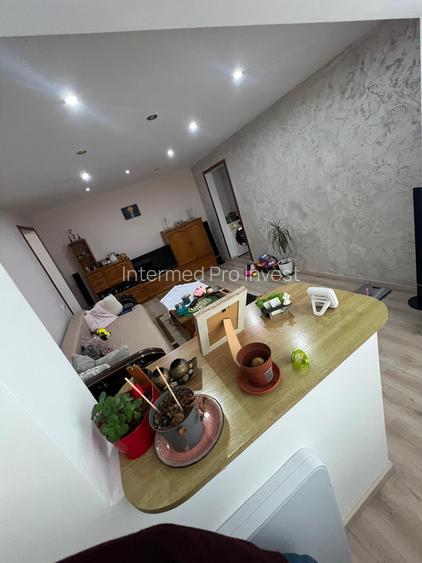 De vânzare – Apartament 3 camere, semi confort I - 9