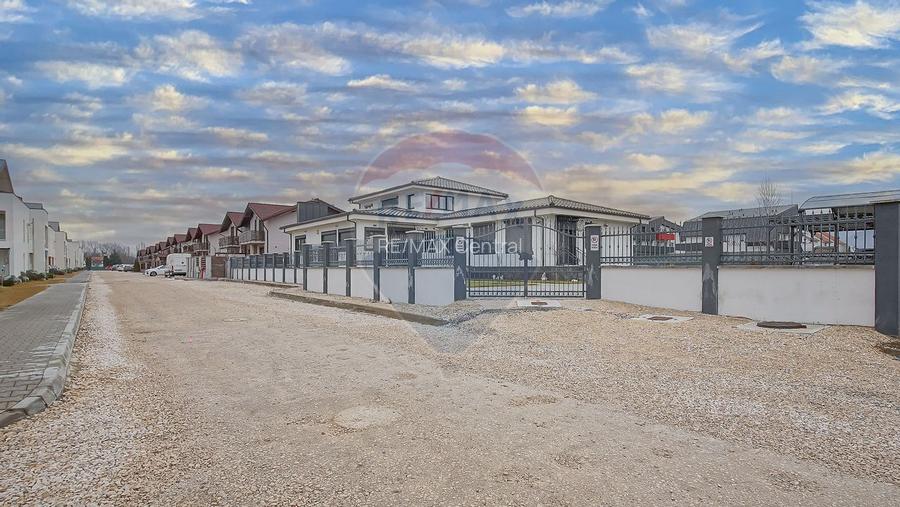 Casă premium cu 270 mp utili, 7 camere ,curte generoasă în Bartolomeu - 42