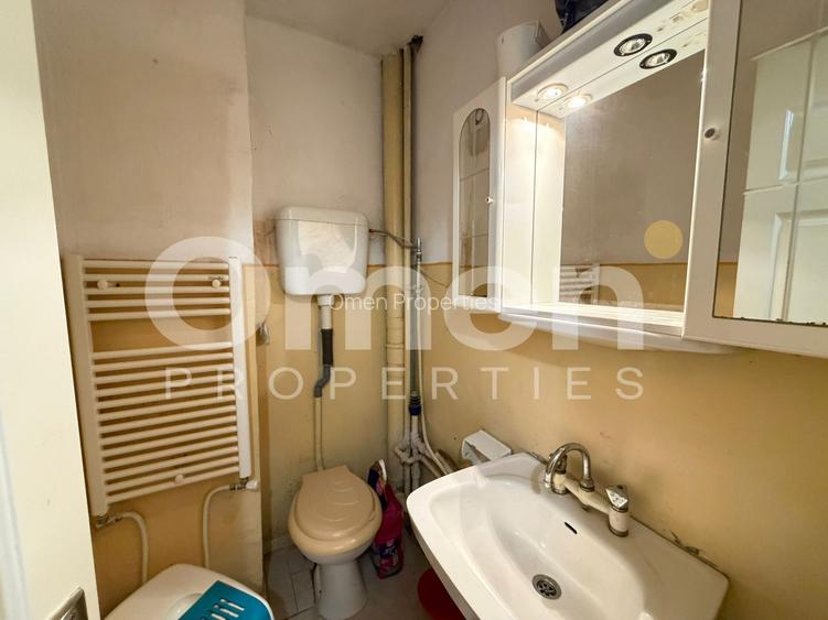 Apartament cu 4 camere, decomandat, etaj intermediar, garaj inclus, Victoriei - 7