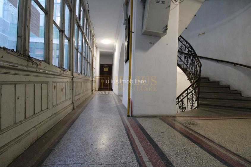 Spatiu birou in Piata Unirii; Eugen de Savoya. - 3